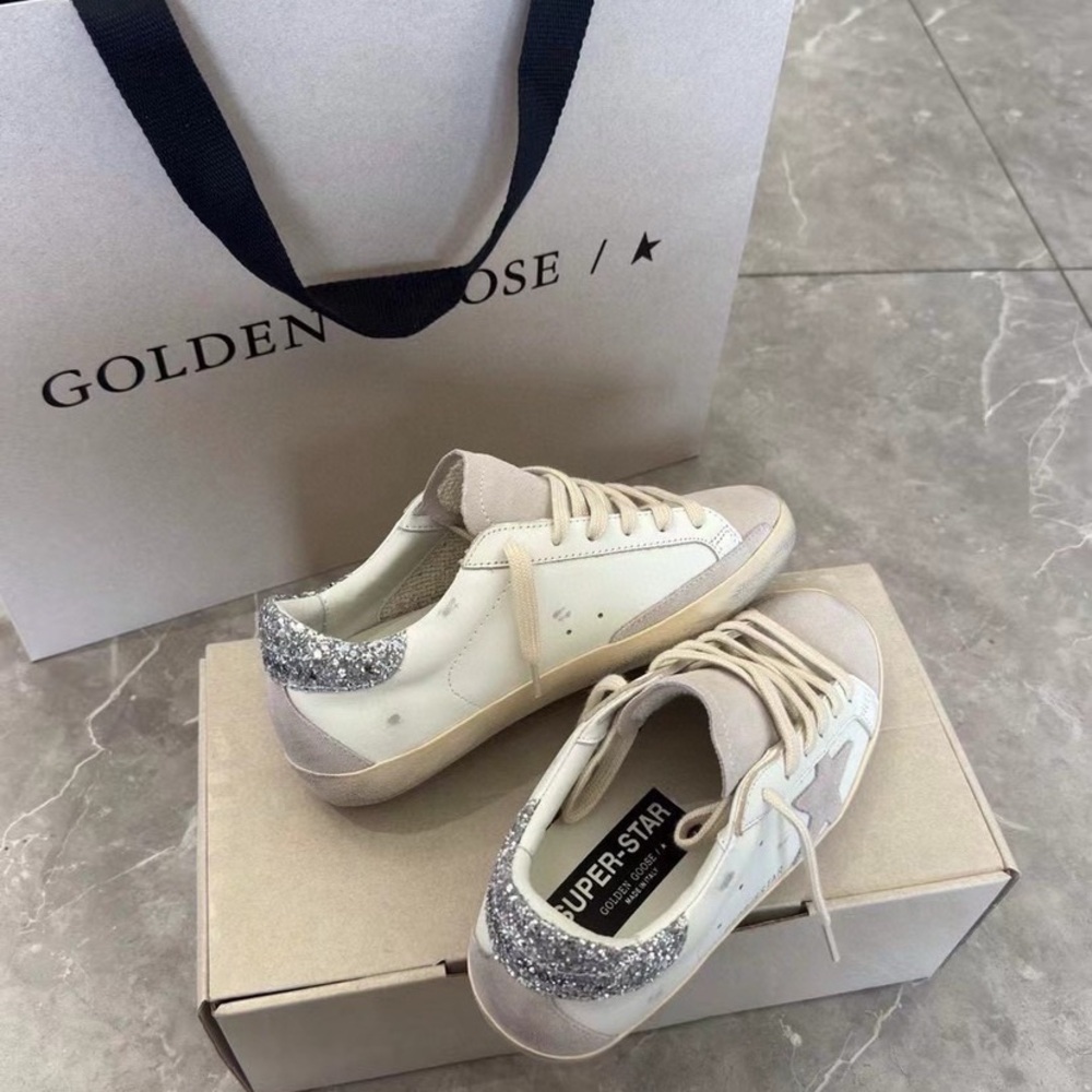 Golden Goose Women's Cream and Silver Star Sneakers - Picture 4 of 9